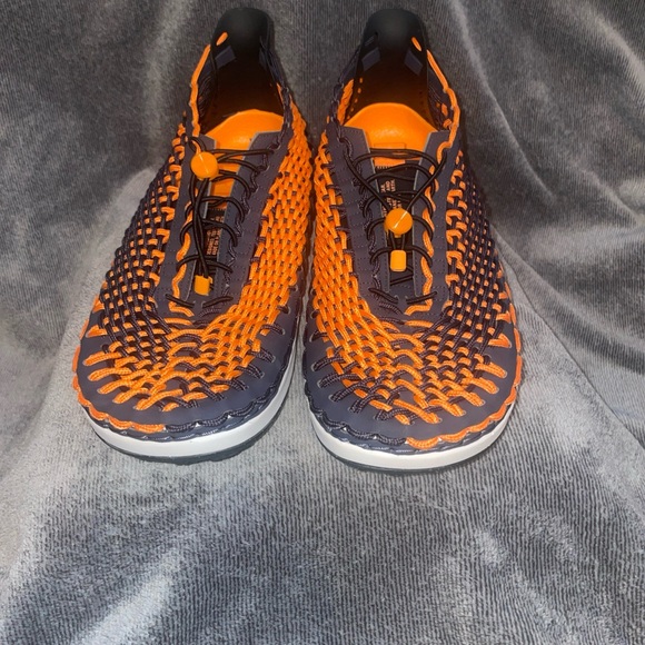 Nike ACG Orange and Black Sneakers - Picture 2 of 3